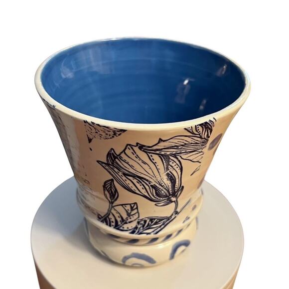 Blue & White Floral Pottery Tumbler, Makeup Brush Holder/Leaves-PolkDots - Picture 14 of 17